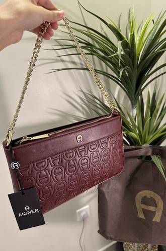 حقيبة أقنر عنابي AIGNER