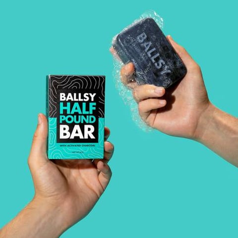 صابونة هاف باوند بالفحم النشط Ballsy 