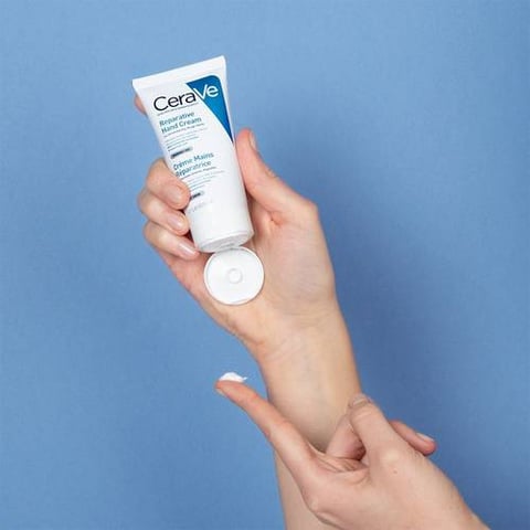 كريم ترطيب عميق ومكثف لليدين الجافة CeraVe