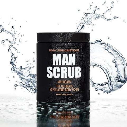 سكرب رجالي مقشر ومنظف للجسم برائحة خشب الماهوجني ٨٠٠ جرام Body Prescriptions