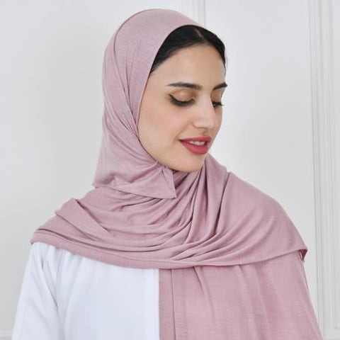 طرحه حرير من القطن الوردي الهادئ