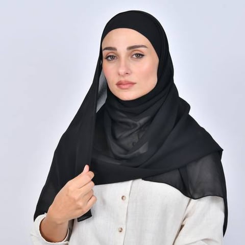 طرحة شيفون سوداء سادة بربطة اغلاق