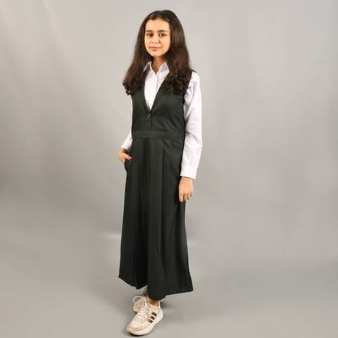 مريول زيتي بقصة رسمية مزين بزر اغلاق وكسرات سفلية مع جيوب مخفية 