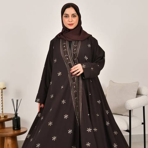 عباية لف كلوش باللون البني بتطريز انيق 