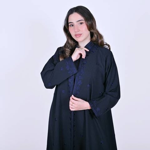 عباية لف بلون الكحلي بتطريز انيق على كامل العباية