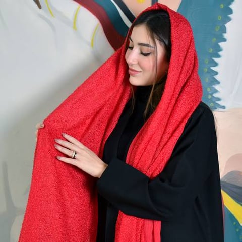 طرحه مزغبة بالأحمر 