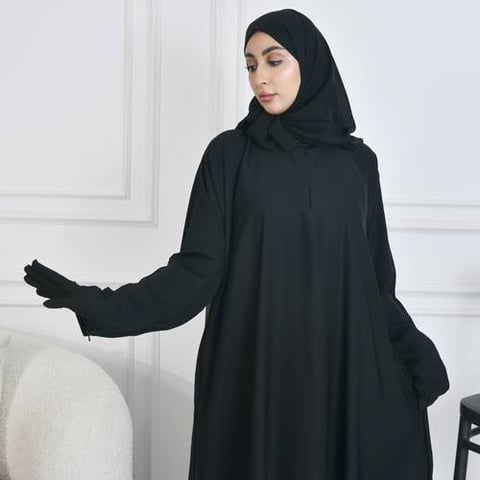 عباية كتف سوداء مغلقة بأكمام ضيقة وجيوب مخفية مزود بسحاب اغلاق