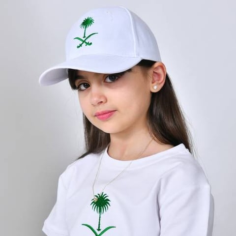 كاب ابيض بتطريز شعار السيفين والنخلة ( للكبار والصغار)