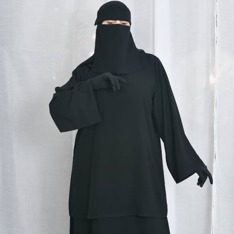 عباية كتف سادة بقطعتين متصلة