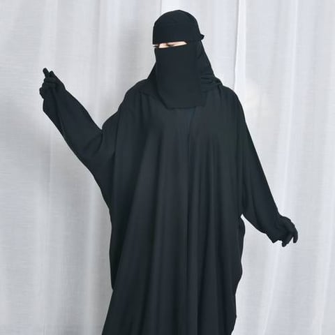 عباية كتف سوداء سادة ربع بشت بكم بفتحة اصبع