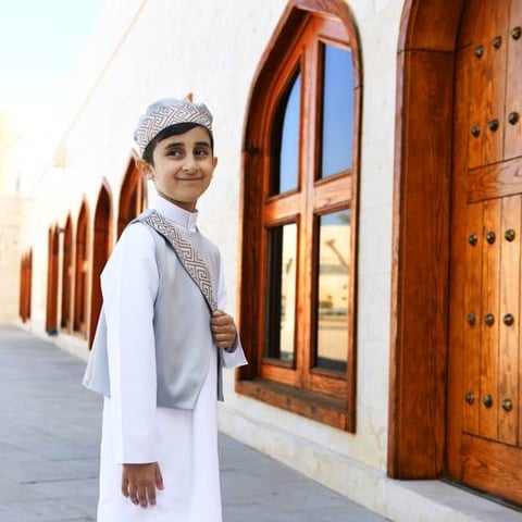 سديري شعبي مع قبعة