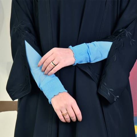 أكمام طويلة استرتش باللون الأزرق الفاتح
