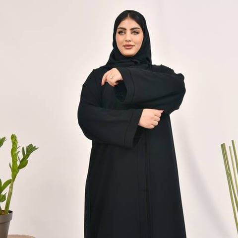عباية سوداء سادة بكم واسع 
