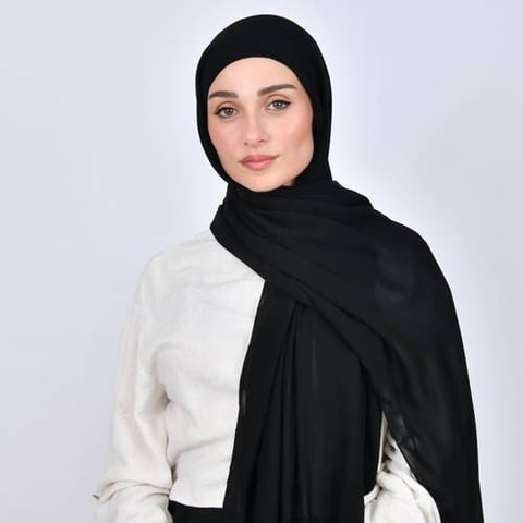 طرحة حرير بقبعة قطنية متصلة - سوداء