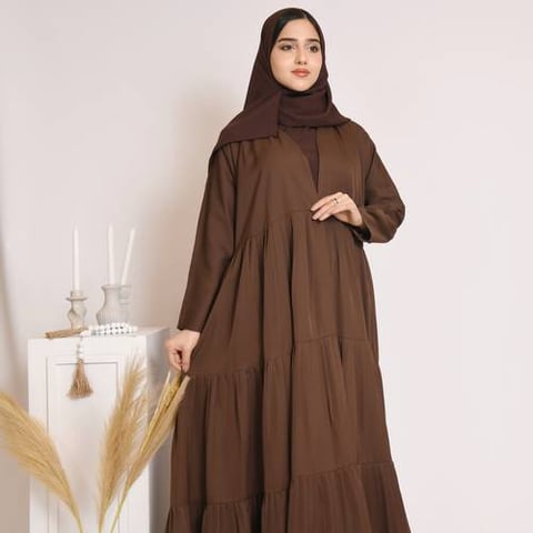 عباية ربع كلوش باللون البني بكسرات 
