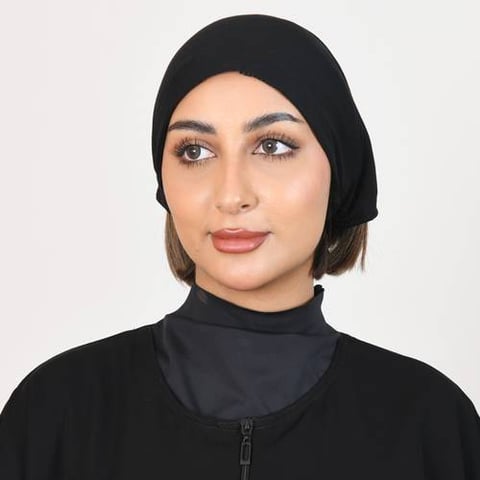 قبعة قطنية مع بطانه حرير برباط و زم مطاطي من الخلف
