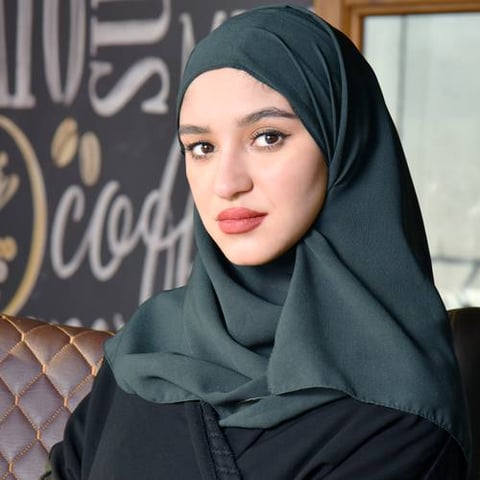 الأخضر الزيتي طرحة حرير بقبعة مطاطة مريحة 