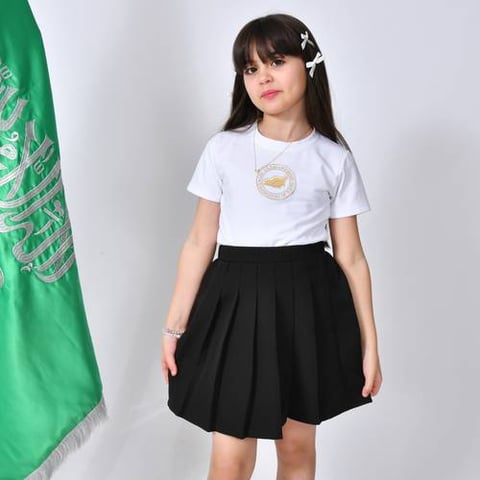 تيشيرت ابيض بتطريز ذهبي خريطة المملكة (للأولاد والبنات)