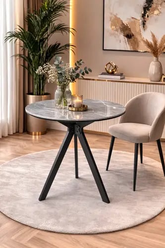 طاولة سيراميك عصرية دائرية بتصميم هندسي ثلاثي الأرجل مع قاعدة معدنية متينة للمنازل والمكاتب والمقاهي – قطر 70 سم × ارتفاع 75 سم
