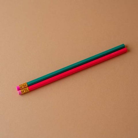 قلم رصاص مع ممحاة
