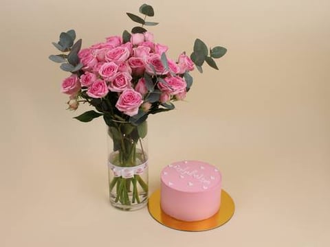 فازة راقية وكيك