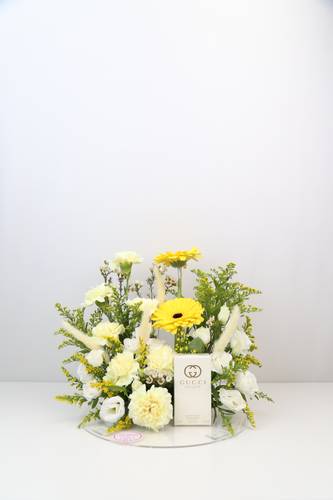 بكج مدهشه وعطر غوتشي غيلتي للنساء