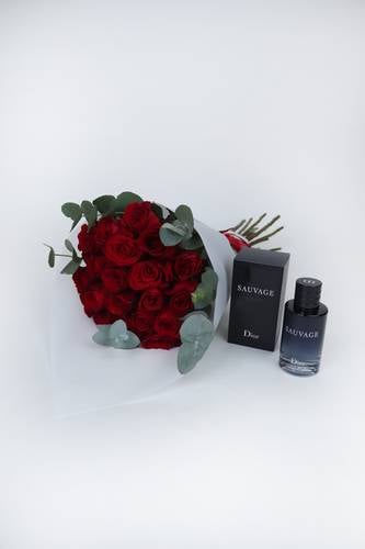 عطر سوفاج من ديور للرجال وباقة رومانسية