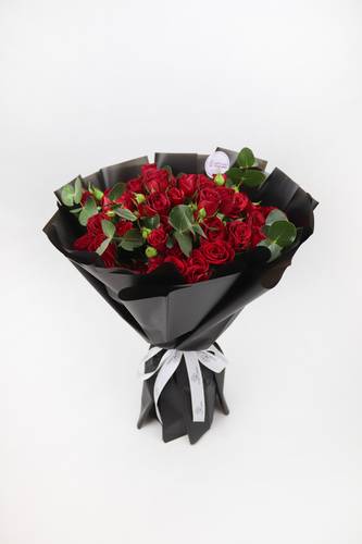Elegant red bouquet