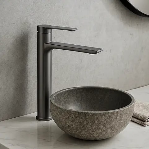 خلاط مغسلة طويل ذهبي مطفي مع ليات