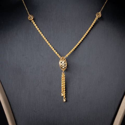 عقد ذهب عيار 21