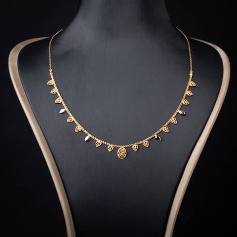 عقد ذهب عيار 21