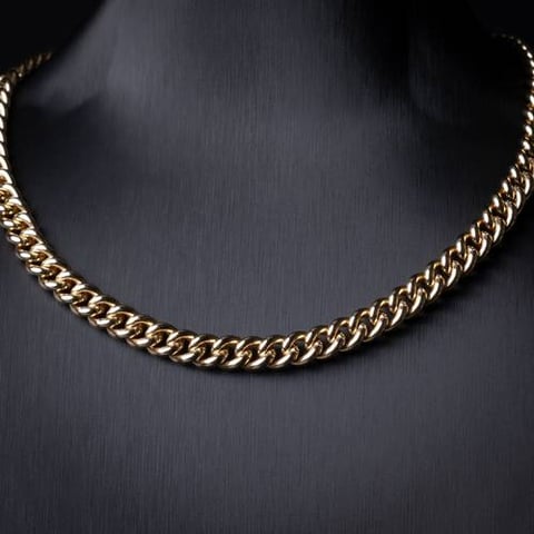عقد ذهب عيار 18
