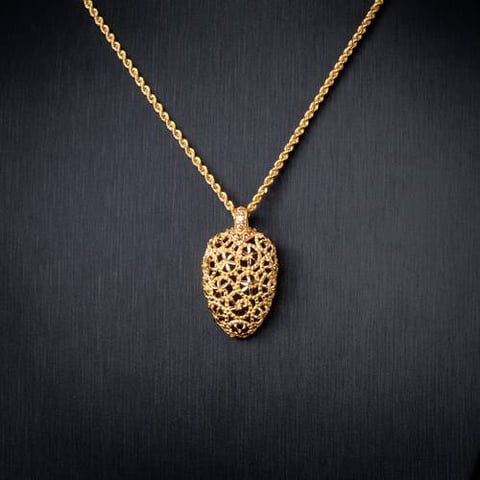 عقد ذهب عيار 21