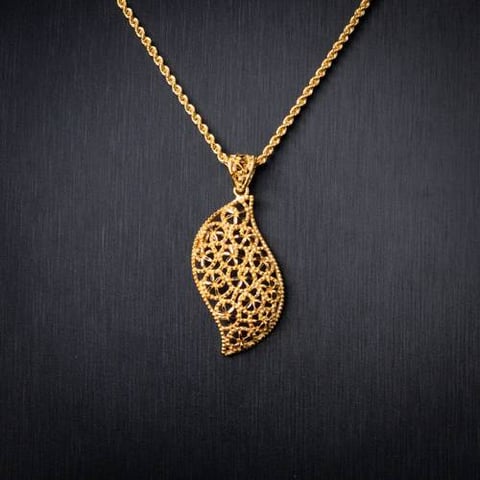 عقد ذهب عيار 21