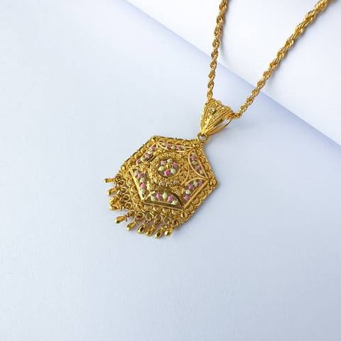 عقد ذهب عيار 21