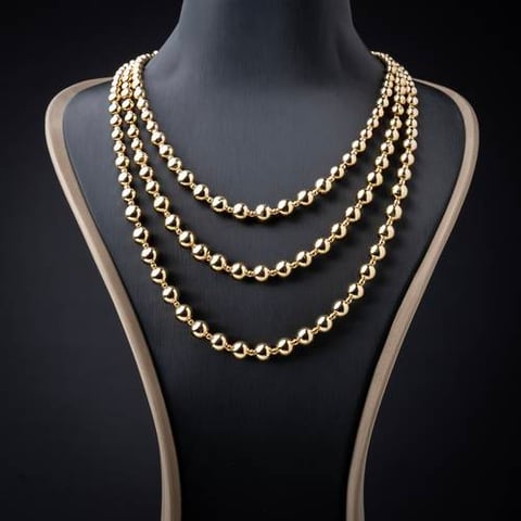 عقد ذهب عيار 18