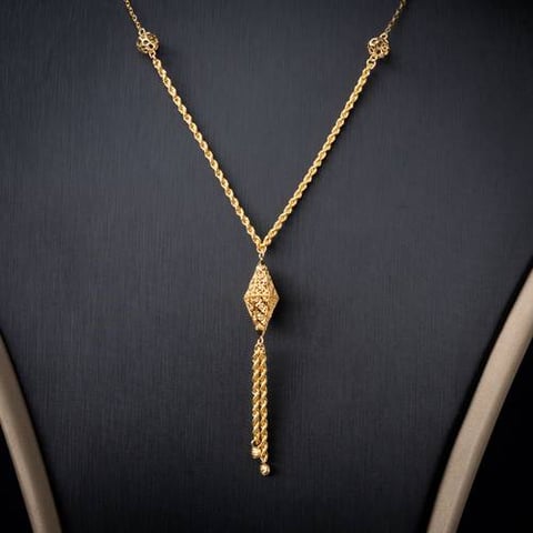 عقد ذهب عيار 21