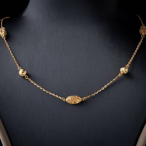 عقد ذهب عيار 21