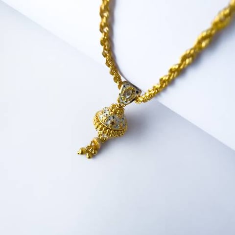 عقد ذهب عيار 21
