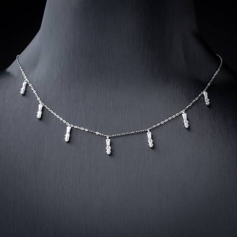 عقد ذهب عيار 18
