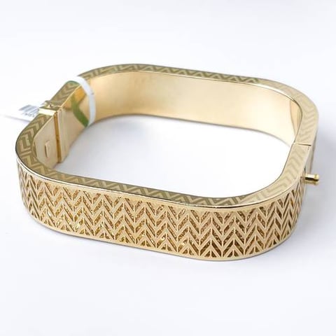 18K Gold Bangle
