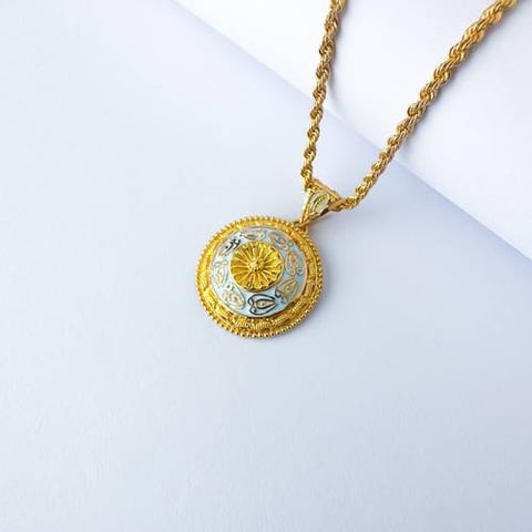 عقد ذهب عيار 21