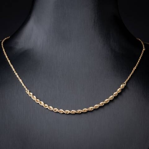 عقد ذهب عيار 18
