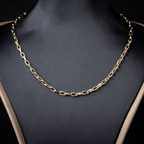 عقد ذهب عيار 18