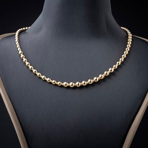 عقد ذهب عيار 18