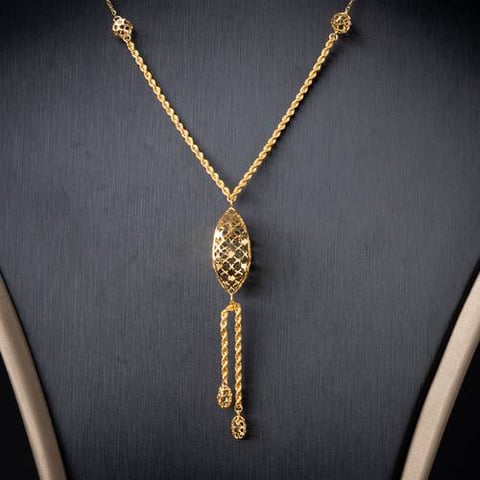 عقد ذهب عيار 21