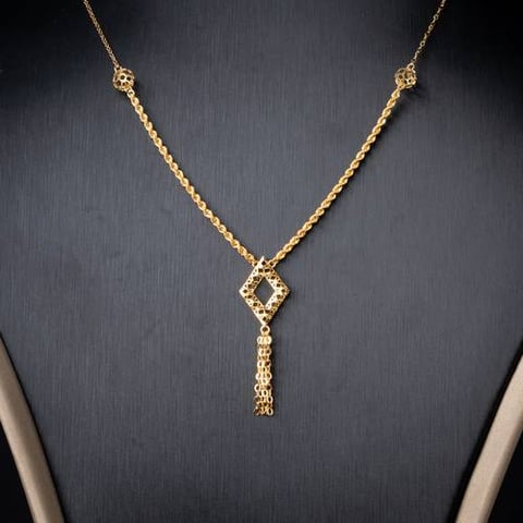 عقد ذهب عيار 21
