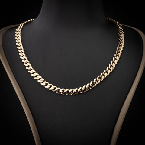 عقد ذهب عيار 18