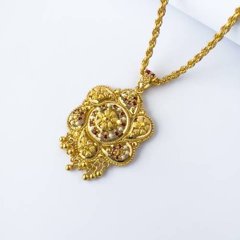 عقد ذهب عيار 21