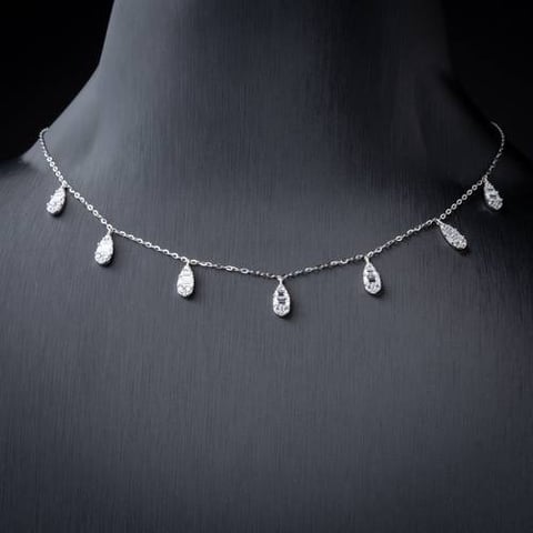 عقد ذهب عيار 18